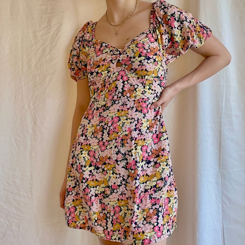 NWOT Billabong Sweetheart Neckline Puff Sleeve Floral Mini Dress - Picture 3 of 15